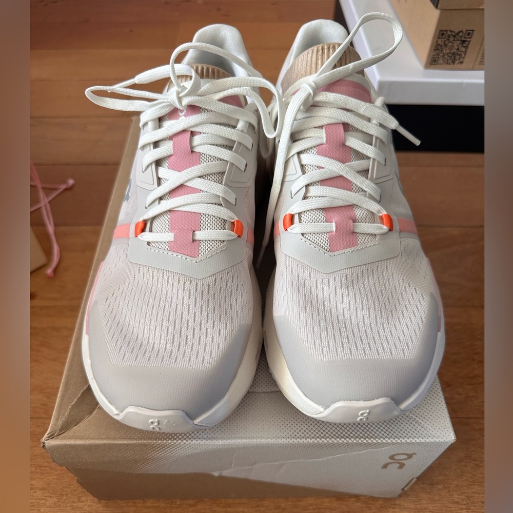 Speedboard cloudtec shoes